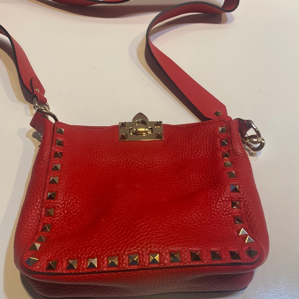 VALENTINO MINI ROCKSTUD GRAINY
CALFSKIN HOBO BAG NWOT